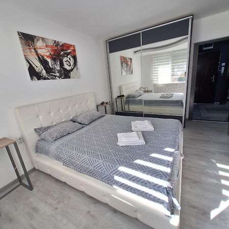 Lux Apartment 7, Parking Ni 외부 사진