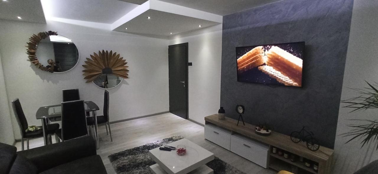 Lux Apartment 7, Parking Ni 외부 사진