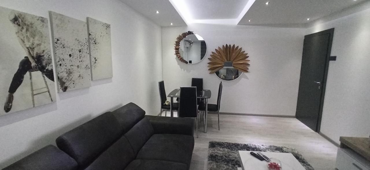 Lux Apartment 7, Parking Ni 외부 사진
