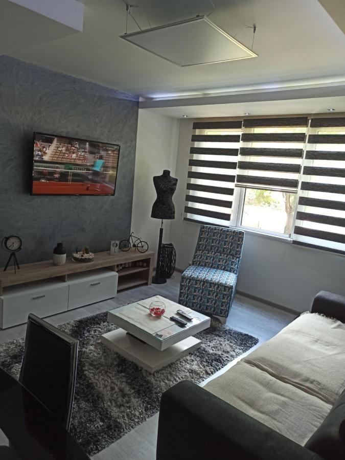 Lux Apartment 7, Parking Ni 외부 사진