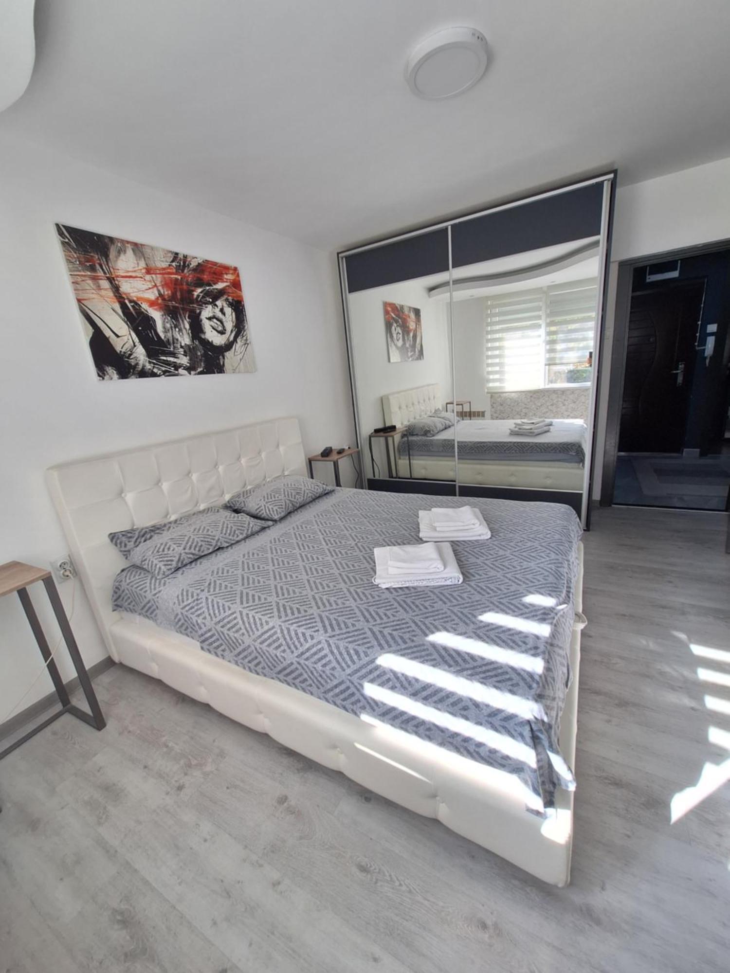 Lux Apartment 7, Parking Ni 외부 사진